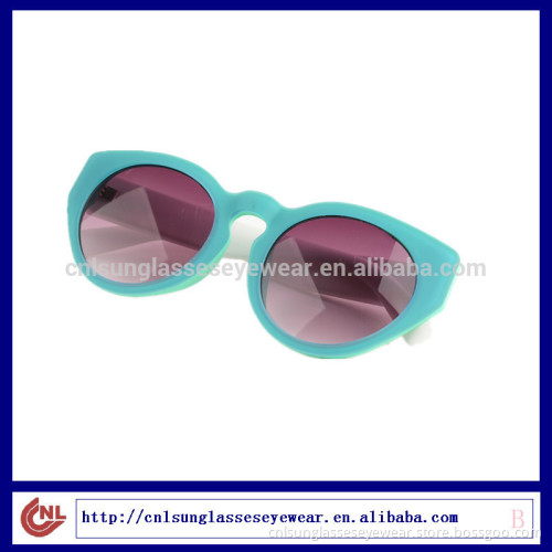 New design plastic frame cheap fashion sunglasses